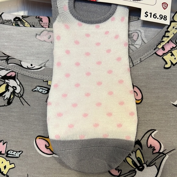 Tom and Jerry 3pc sleep-short set with socks - Picture 2 of 6